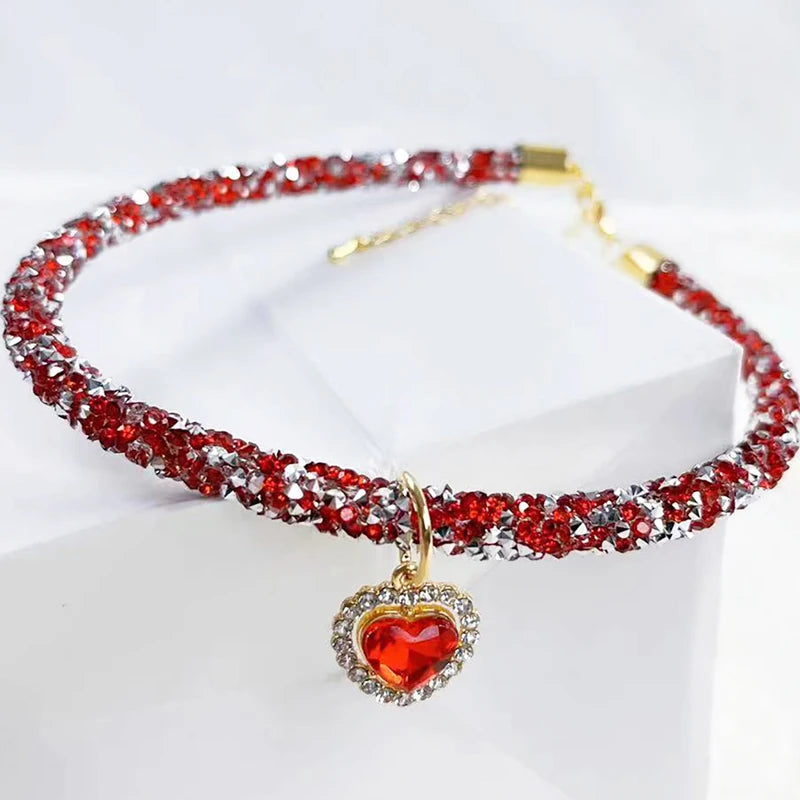 Luxury Crystal Cat Collar Heart Gem Pendant Party Reflective Rhinestone Necklace Adjustable Cats Puppy Chihuahua Pet Accessories